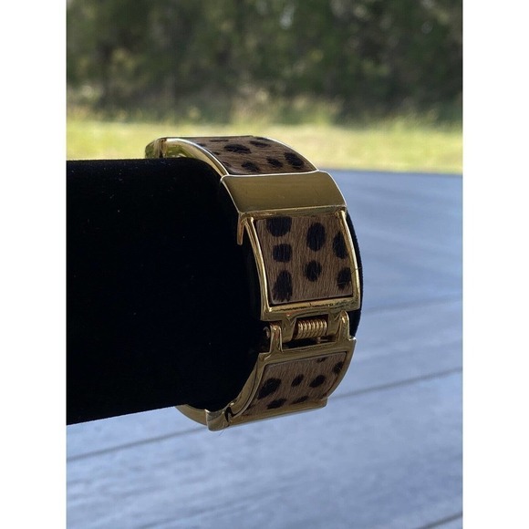 J. Crew Bracelet Cuff Clamp Animal Leopard Print Fur Gold Tone - Picture 11 of 12